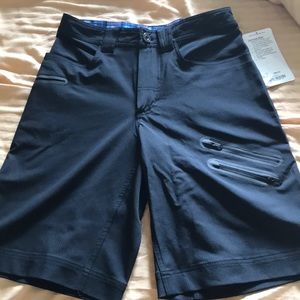 Men’s Lululemon commute short
